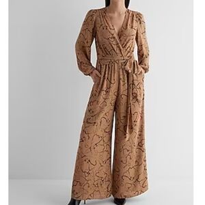 NWT Express Printed V-Neck tie waist wide leg jumpsuit, size XS